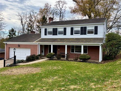 Photo of 840 E. Wheeling St, Washington, PA 15301 (MLS # 1729791)