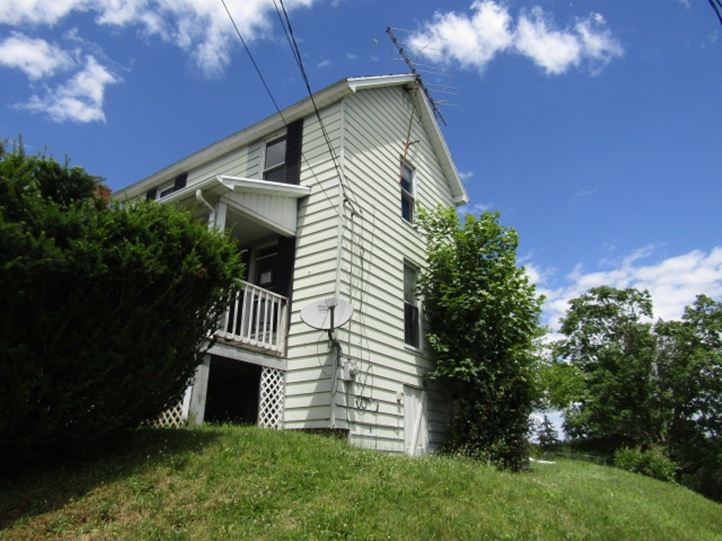 226 Wayne St St, Claysville, Pennsylvania image 3