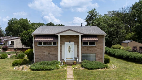 105 MOUNT PLEASANT BLVD, IRWIN, PA 15642 - Image b5c79d8a4fd4e8b8d8a104901270191f/3125185479