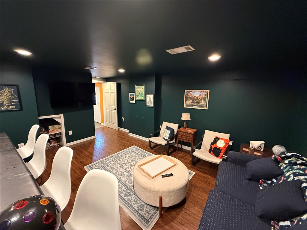 Scott Twp - Sal, Pennsylvania 15243, United States, 3 Bedrooms Bedrooms, ,3 BathroomsBathrooms,Residential,Active,132655