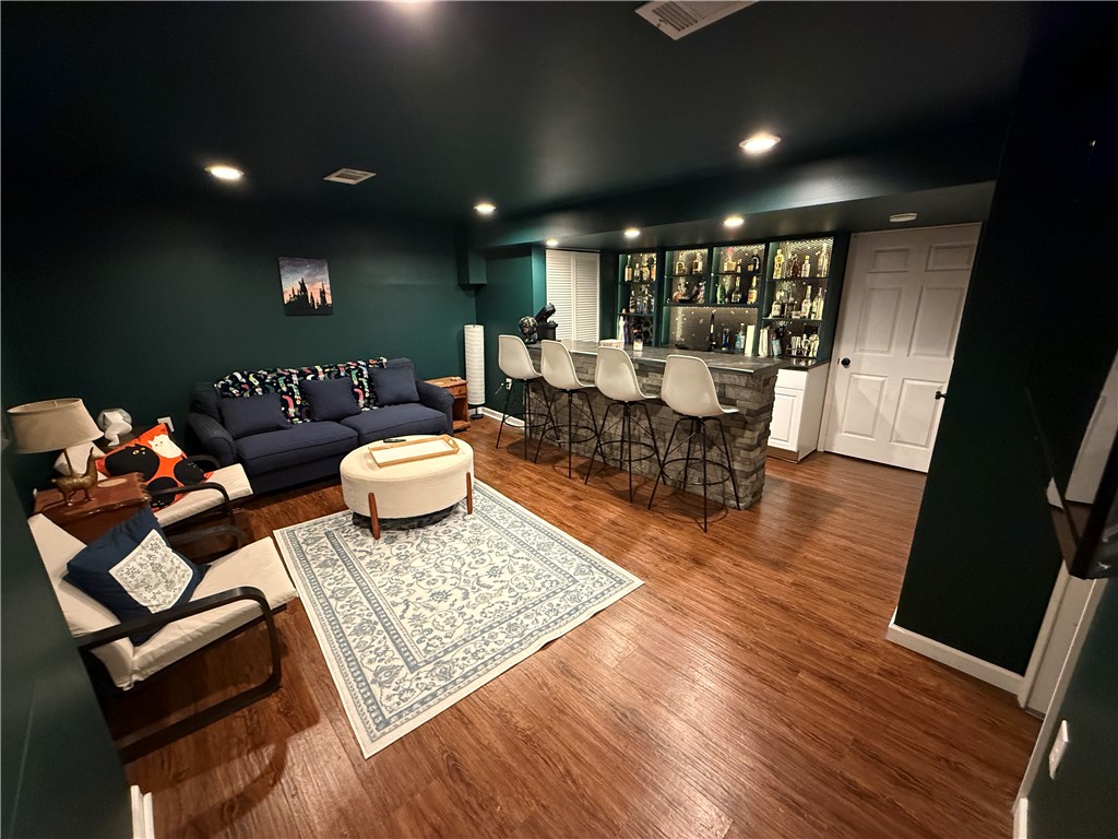 Scott Twp - Sal, Pennsylvania 15243, United States, 3 Bedrooms Bedrooms, ,3 BathroomsBathrooms,Residential,Active,132655