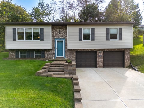 Homes For Sale - 2014 Old Clairton Rd Rd<br/> Jefferson Hills, PA 15025