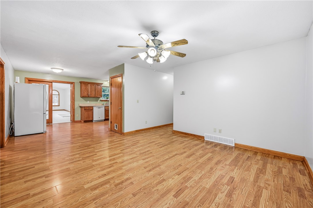 Shenango, Pennsylvania 16134, United States, 3 Bedrooms Bedrooms, ,1 BathroomBathrooms,Residential,Active,243107