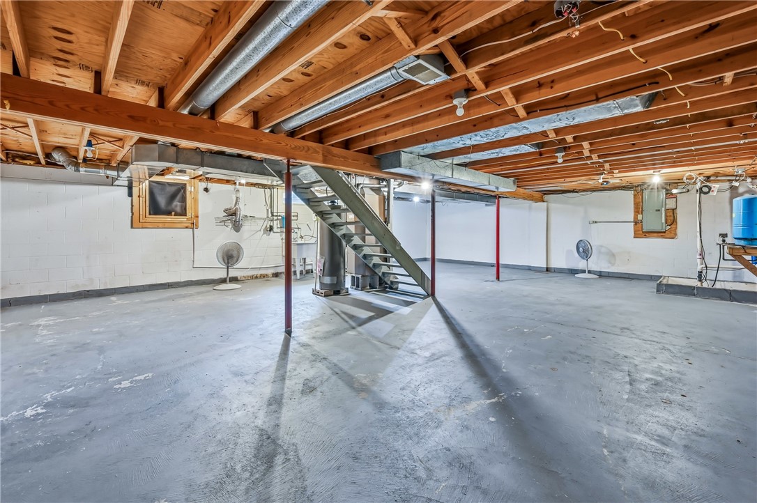 Shenango, Pennsylvania 16134, United States, 3 Bedrooms Bedrooms, ,1 BathroomBathrooms,Residential,Active,243107