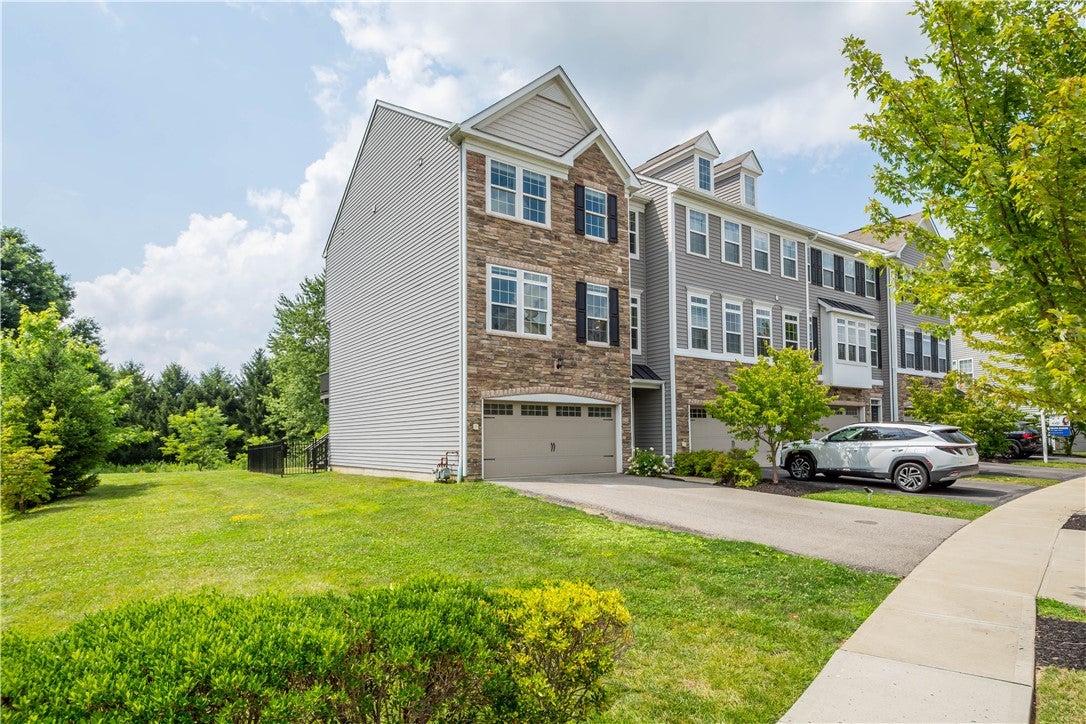 231 Eagle Dr