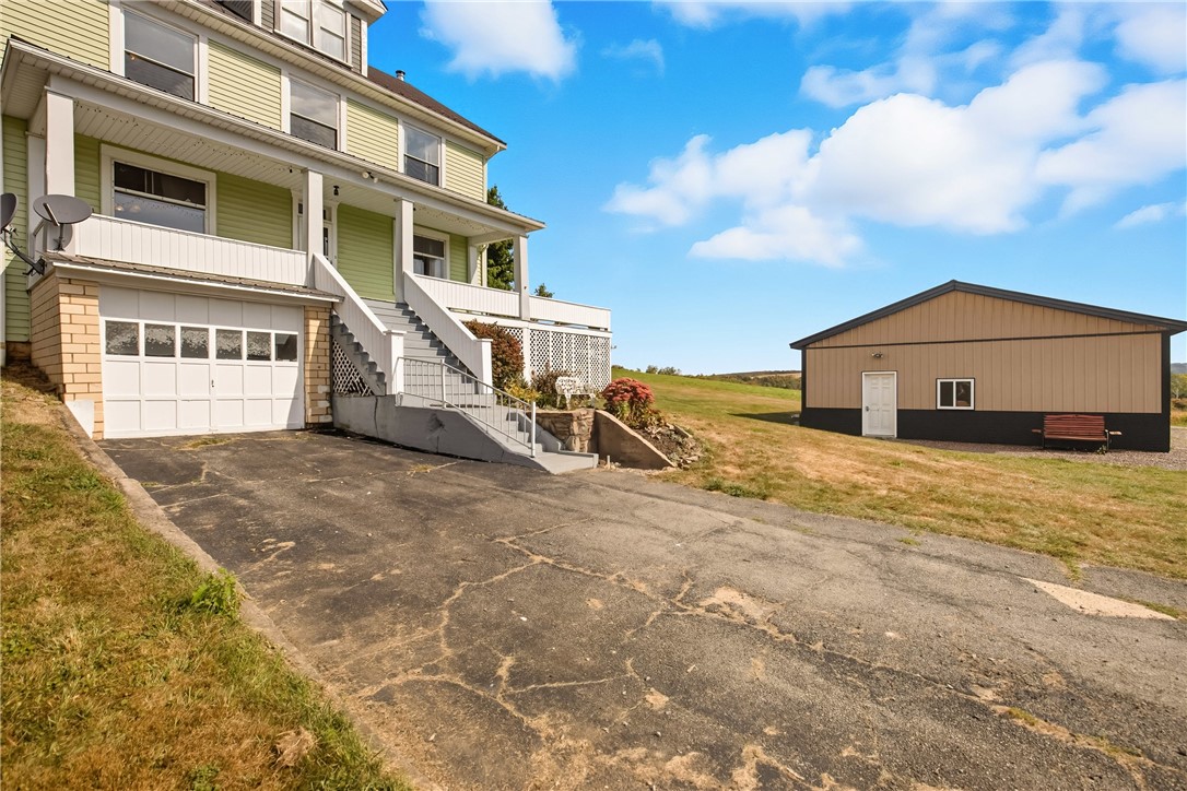 Stonycreek Twp, Pennsylvania 15541, United States, 5 Bedrooms Bedrooms, ,2 BathroomsBathrooms,Residential,Pending,212727