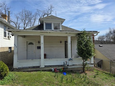 Photo of 575 Isabella Ave, Charleroi, PA 15022 (MLS # 1745538)