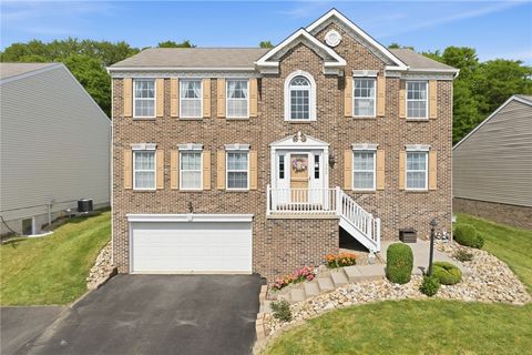 Photo of 302 Summit Cir, Houston, PA 15342 (MLS # 1760242)