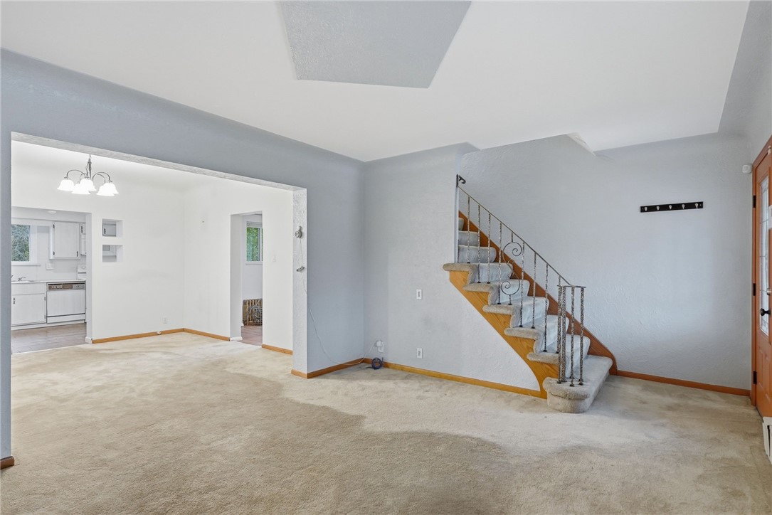 319 N 6th St