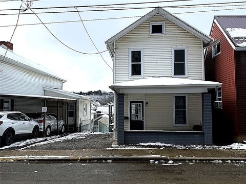 Photo of 941 Johnston Ave, Kittanning, PA 16201 (MLS # 1743931)