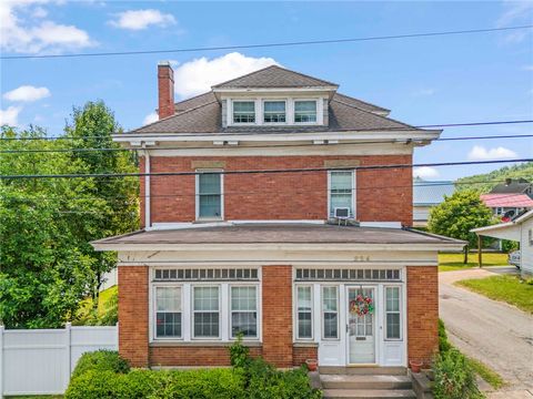 Photo of 254 E Greene Street, Waynesburg, PA 15370 (MLS # 1736138)