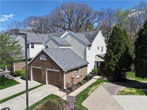 Condo For Sale - 1637 St Andrews Dr Dr<br/> Oakmont, PA 15139