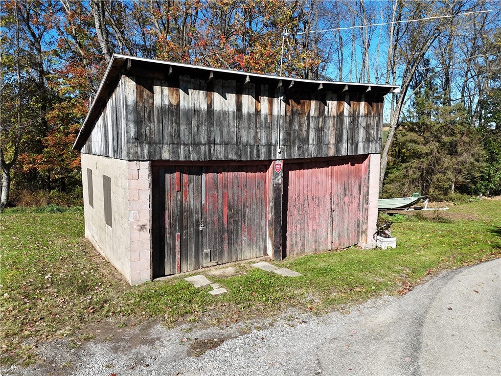 102 Oak Ave