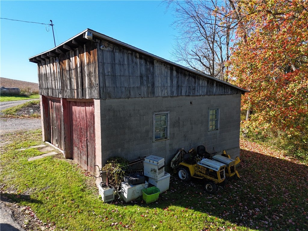 102 Oak Ave