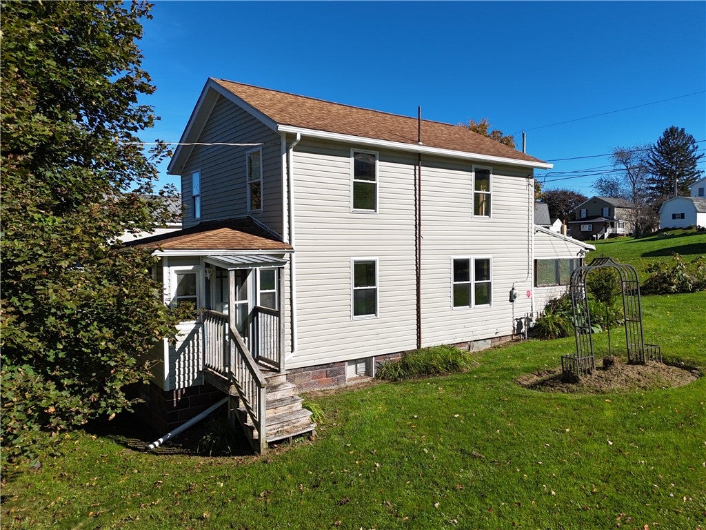 102 Oak Ave