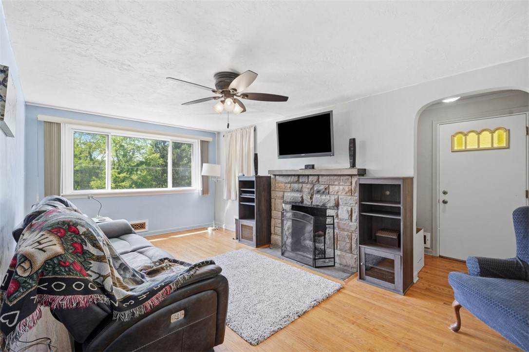 9261 Old Perry Hwy