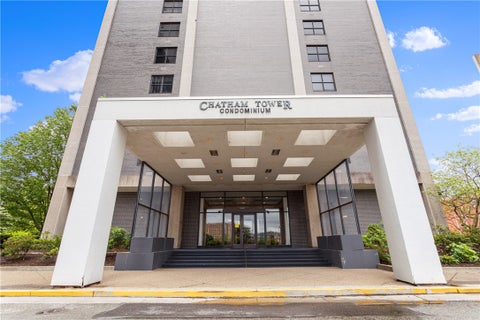 Photo for 112 Washington Pl 18H