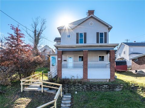 Photo of 904 State Ave, Coraopolis, PA 15108 (MLS # 1733780)