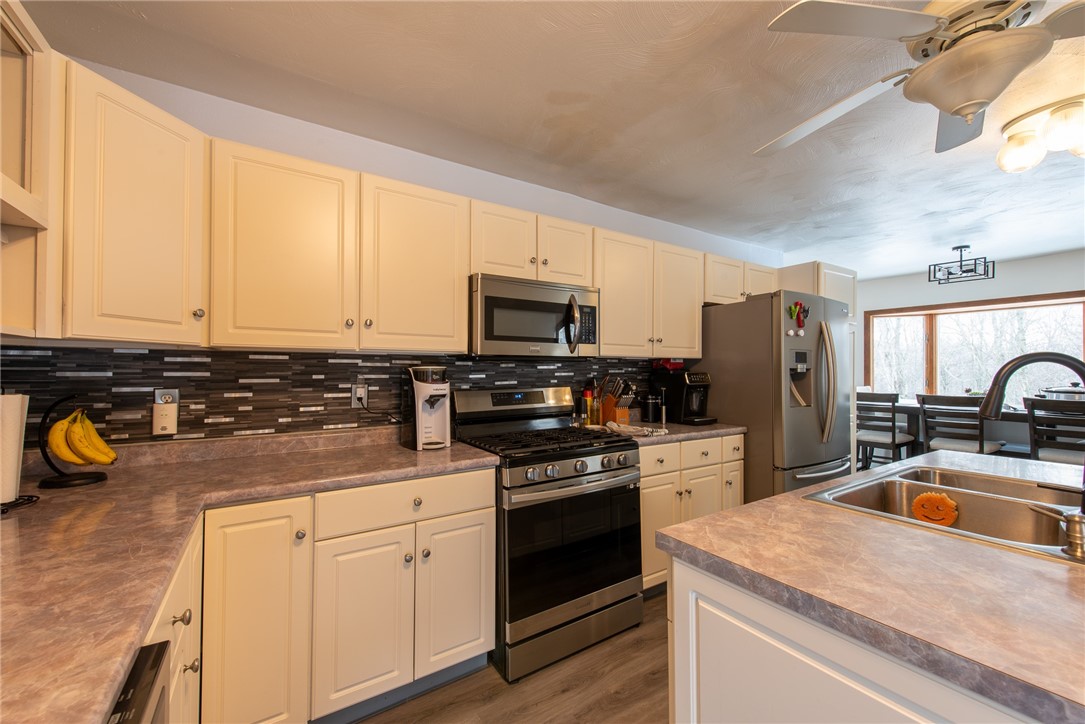 Allegheny Twp - Wml, Pennsylvania 15068, United States, 4 Bedrooms Bedrooms, ,3 BathroomsBathrooms,Residential,Pending,16069