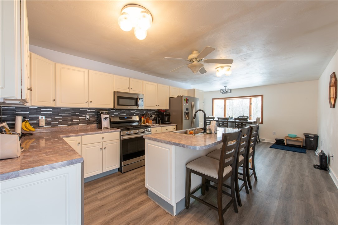 Allegheny Twp - Wml, Pennsylvania 15068, United States, 4 Bedrooms Bedrooms, ,3 BathroomsBathrooms,Residential,Pending,16069