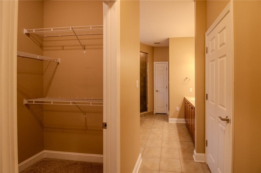 Allegheny West, Pennsylvania 15108, United States, 4 Bedrooms Bedrooms, ,5 BathroomsBathrooms,Residential,Contingent,212356