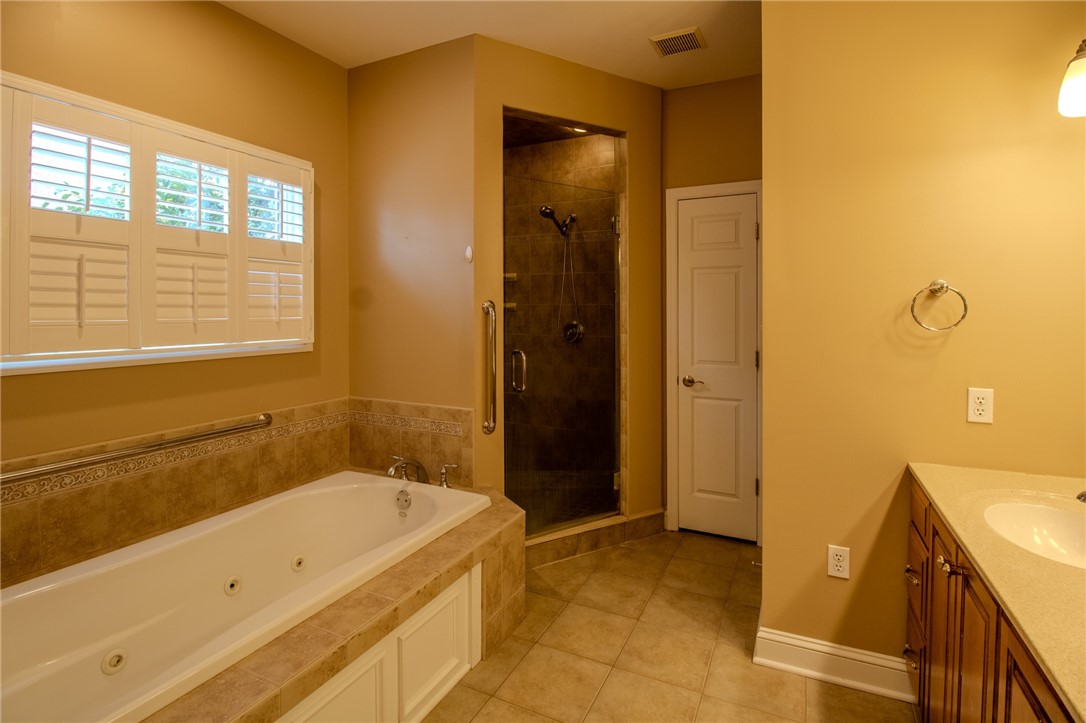 Allegheny West, Pennsylvania 15108, United States, 4 Bedrooms Bedrooms, ,5 BathroomsBathrooms,Residential,Contingent,212356