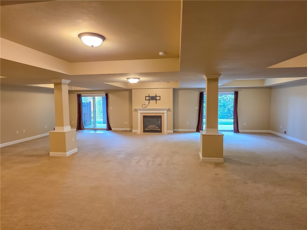 Allegheny West, Pennsylvania 15108, United States, 4 Bedrooms Bedrooms, ,5 BathroomsBathrooms,Residential,Contingent,212356