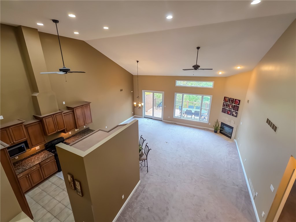 Allegheny West, Pennsylvania 15108, United States, 4 Bedrooms Bedrooms, ,5 BathroomsBathrooms,Residential,Contingent,212356