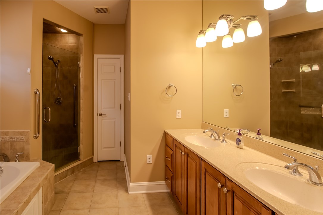 Allegheny West, Pennsylvania 15108, United States, 4 Bedrooms Bedrooms, ,5 BathroomsBathrooms,Residential,Contingent,212356