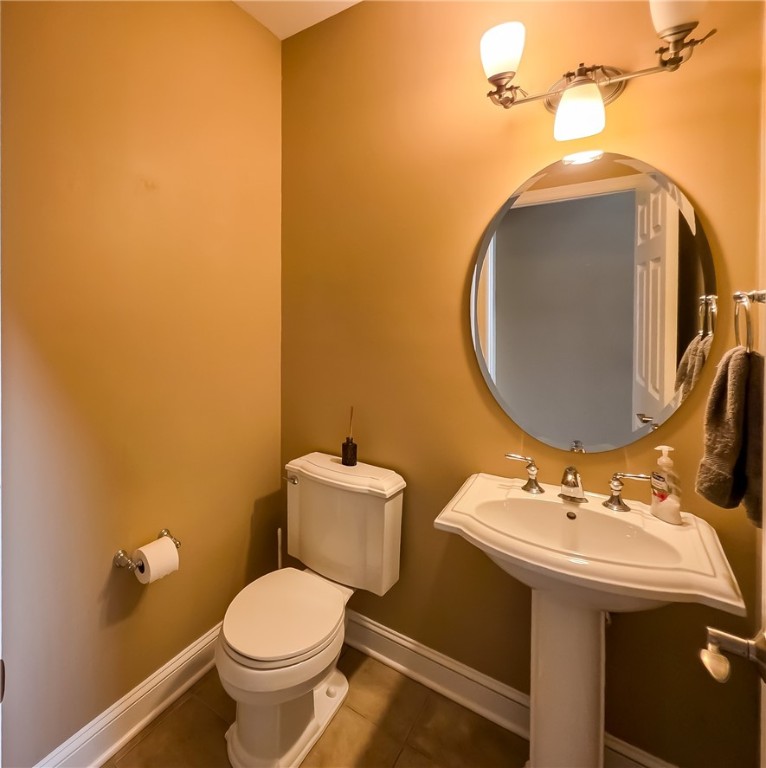 Allegheny West, Pennsylvania 15108, United States, 4 Bedrooms Bedrooms, ,5 BathroomsBathrooms,Residential,Contingent,212356