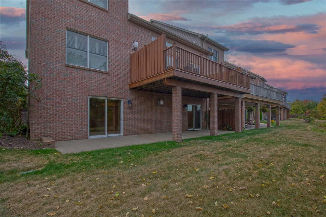 Allegheny West, Pennsylvania 15108, United States, 4 Bedrooms Bedrooms, ,5 BathroomsBathrooms,Residential,Contingent,212356