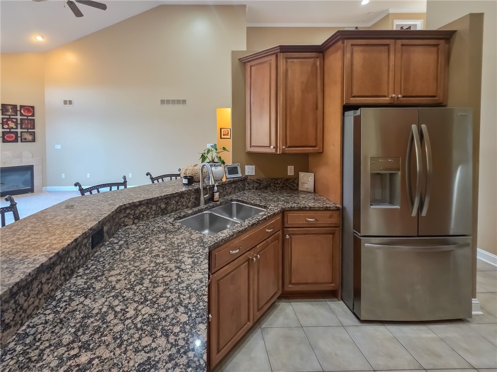 Allegheny West, Pennsylvania 15108, United States, 4 Bedrooms Bedrooms, ,5 BathroomsBathrooms,Residential,Contingent,212356