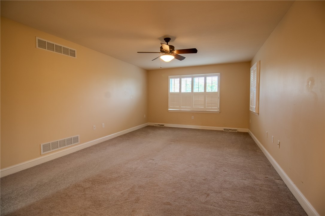 Allegheny West, Pennsylvania 15108, United States, 4 Bedrooms Bedrooms, ,5 BathroomsBathrooms,Residential,Contingent,212356