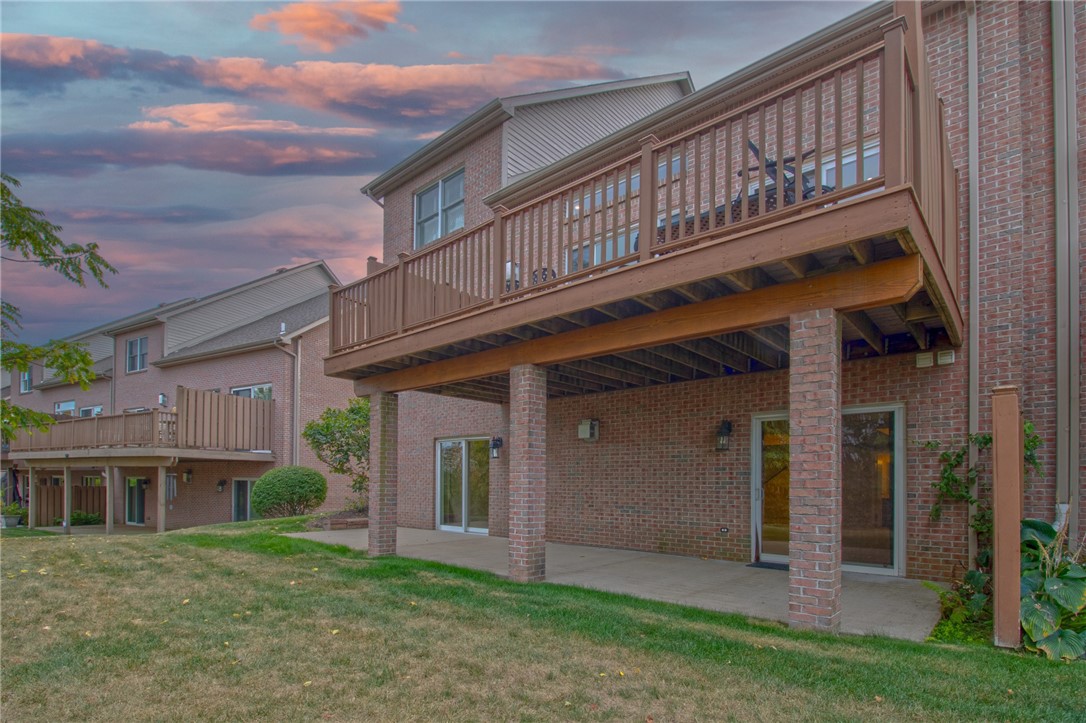 Allegheny West, Pennsylvania 15108, United States, 4 Bedrooms Bedrooms, ,5 BathroomsBathrooms,Residential,Contingent,212356