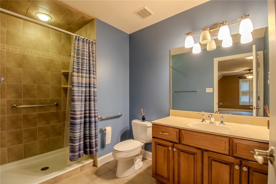 Allegheny West, Pennsylvania 15108, United States, 4 Bedrooms Bedrooms, ,5 BathroomsBathrooms,Residential,Contingent,212356