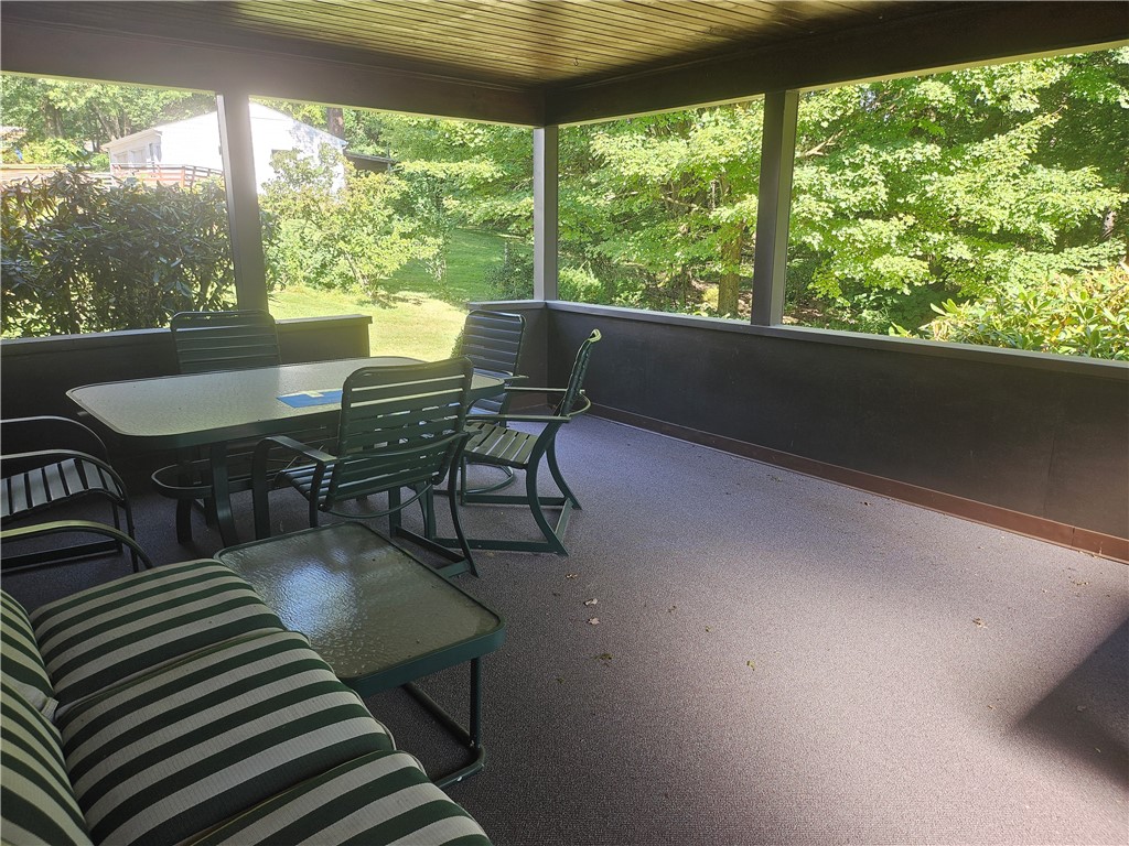 Slippery Rock Boro, Pennsylvania 16057, United States, 3 Bedrooms Bedrooms, ,2 BathroomsBathrooms,Residential,Contingent,202294