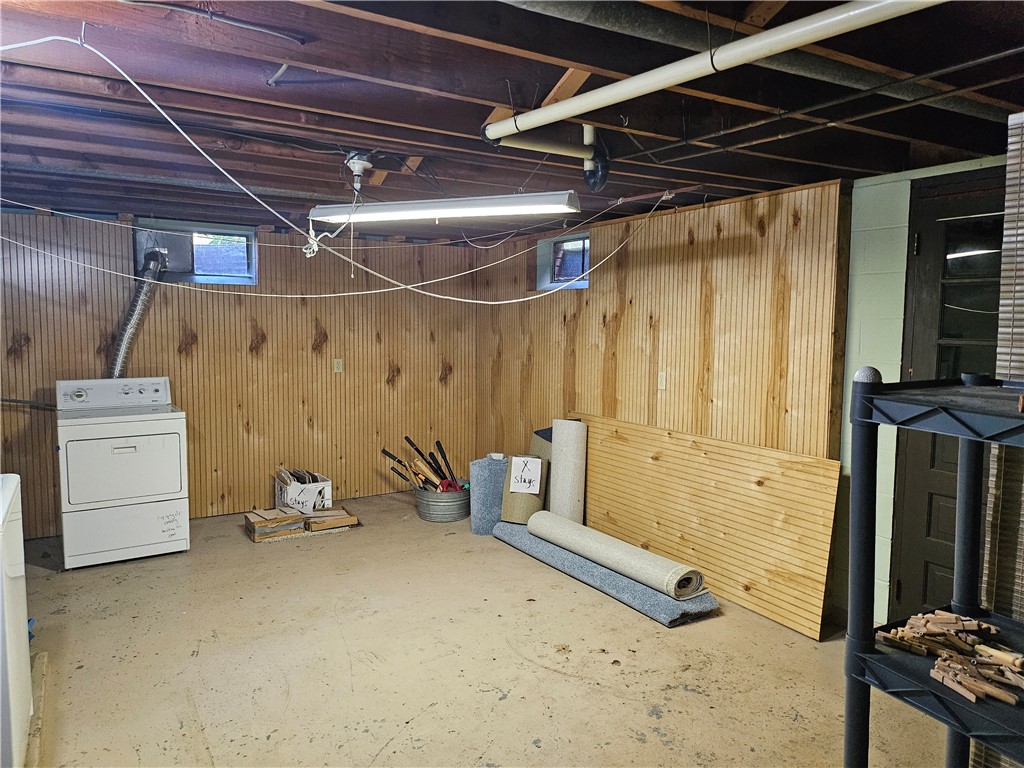 Slippery Rock Boro, Pennsylvania 16057, United States, 3 Bedrooms Bedrooms, ,2 BathroomsBathrooms,Residential,Contingent,202294