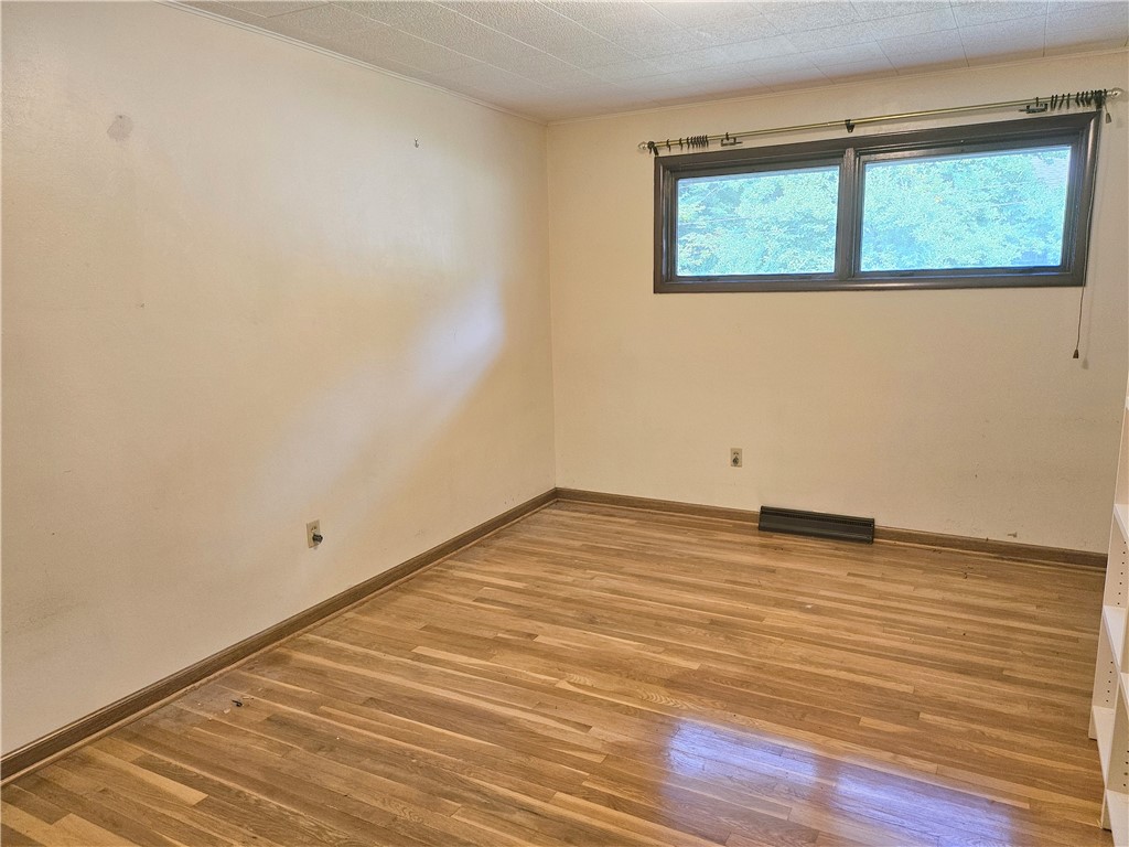 Slippery Rock Boro, Pennsylvania 16057, United States, 3 Bedrooms Bedrooms, ,2 BathroomsBathrooms,Residential,Contingent,202294