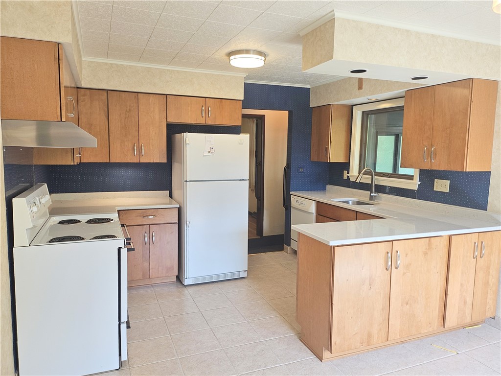 Slippery Rock Boro, Pennsylvania 16057, United States, 3 Bedrooms Bedrooms, ,2 BathroomsBathrooms,Residential,Contingent,202294