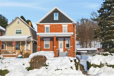 Photo of 512 Pine St, Ambridge, PA 15003 (MLS # 1738384)