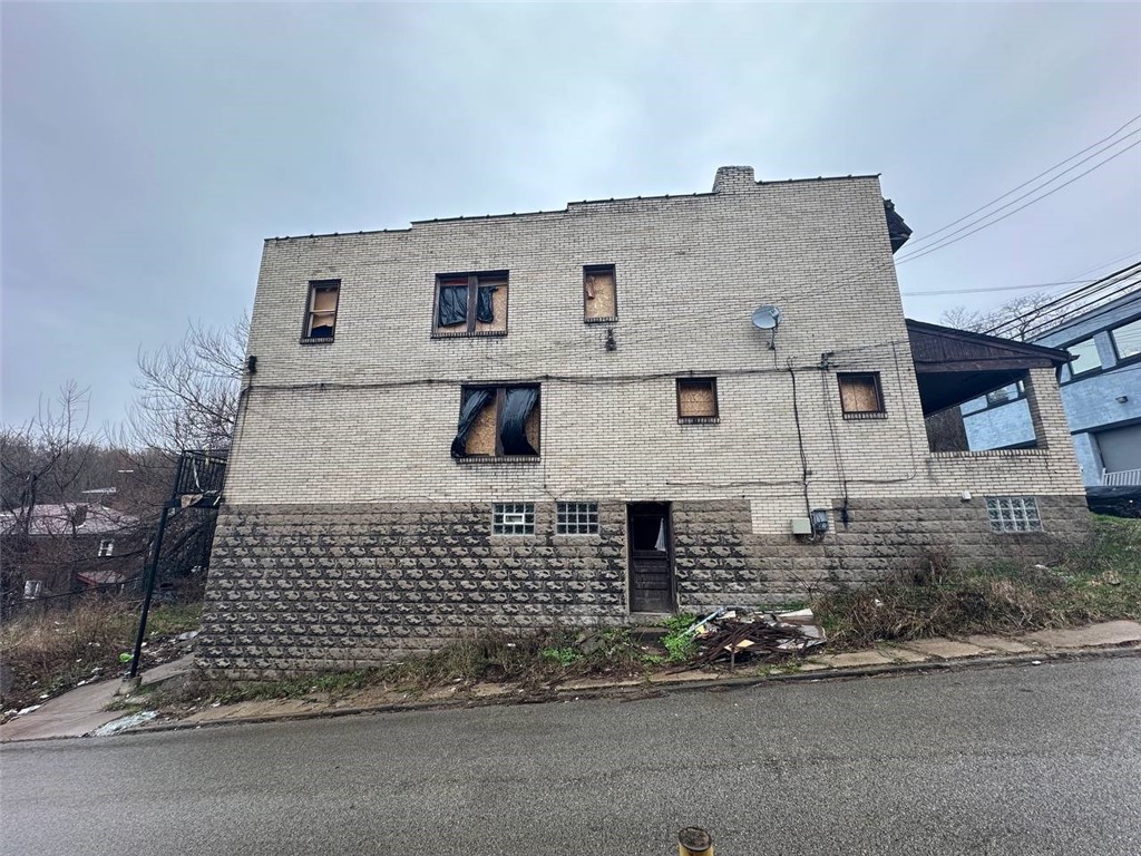 1533 Swissvale Ave