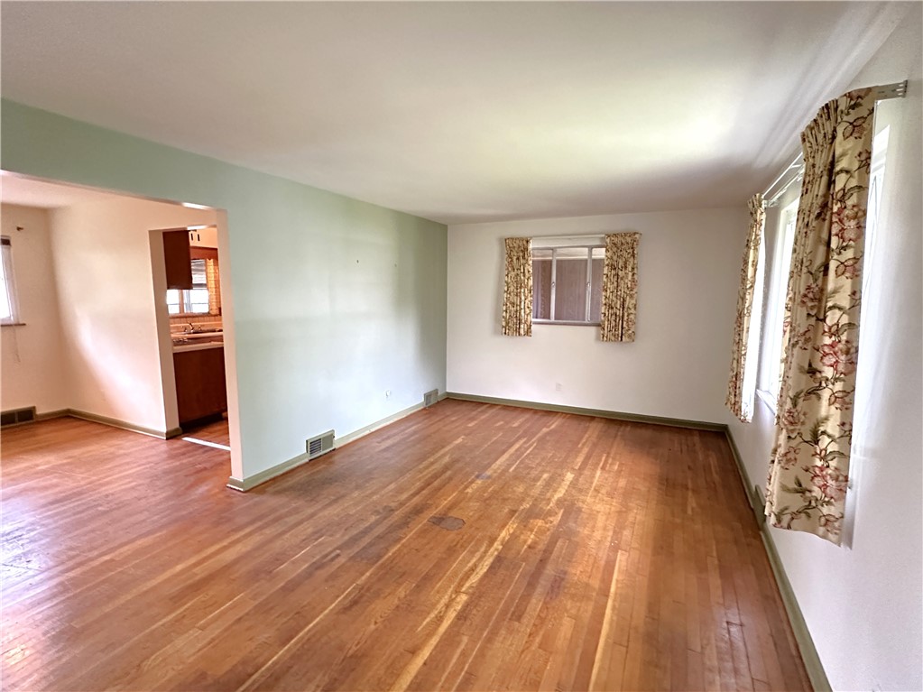 1158 Thermo Village Road Rd, New Stanton, Pennsylvania image 4