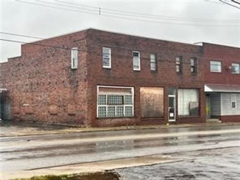 646 E Washington Street New Castle/4th PA 16101