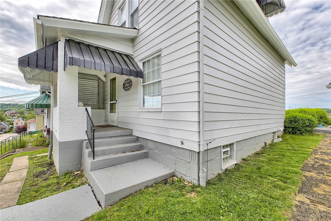 724 Saint Clair Ave, Jeannette, Pennsylvania image 2