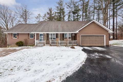 Photo of 110 Westview Drive, Ligonier, PA 15658 (MLS # 1737874)