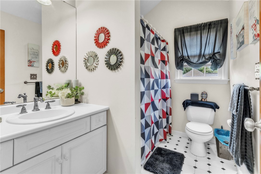 Cranberry Twp, Pennsylvania 16066, United States, 4 Bedrooms Bedrooms, ,3 BathroomsBathrooms,Residential,Active,152639