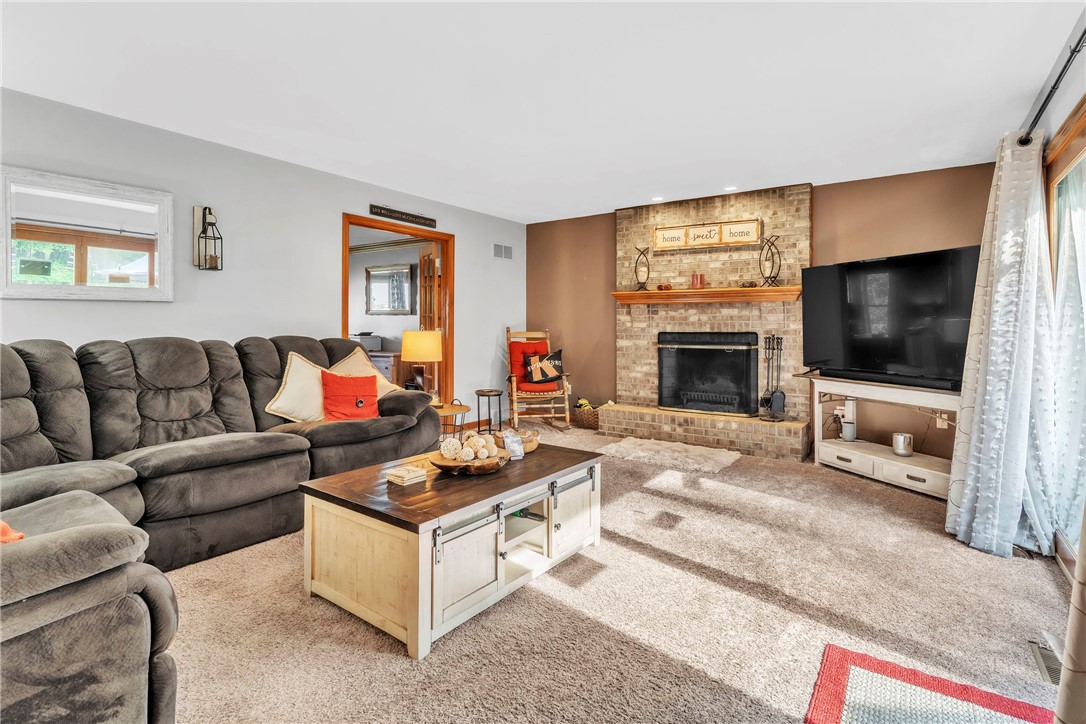 Cranberry Twp, Pennsylvania 16066, United States, 4 Bedrooms Bedrooms, ,3 BathroomsBathrooms,Residential,Active,152639