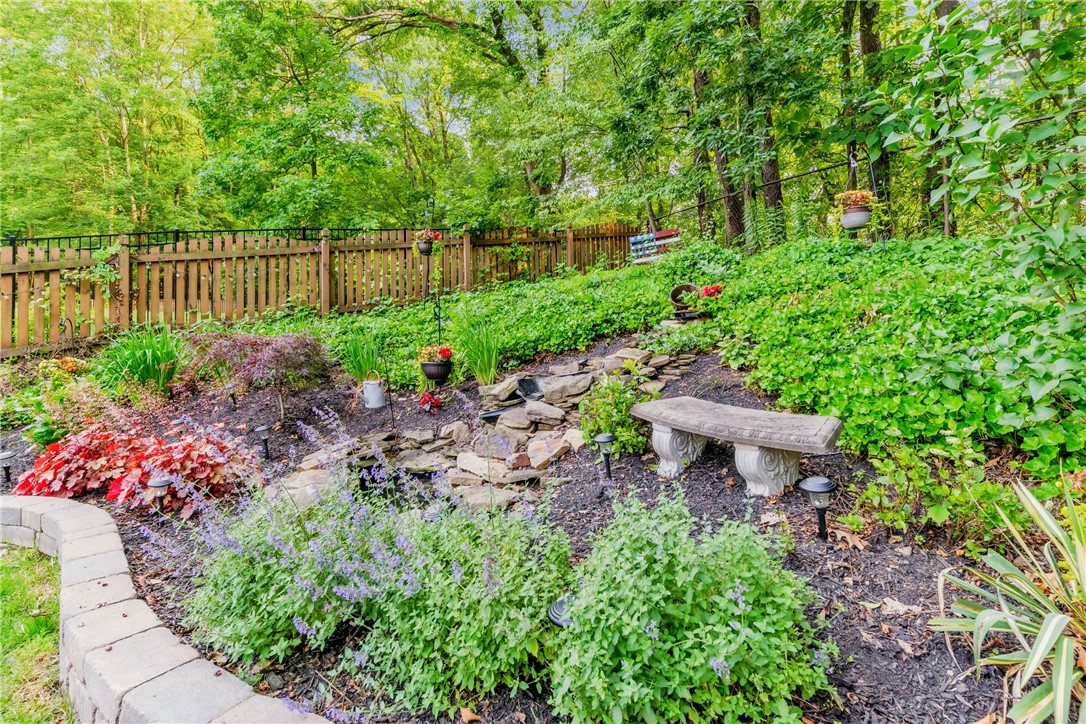 Cranberry Twp, Pennsylvania 16066, United States, 4 Bedrooms Bedrooms, ,3 BathroomsBathrooms,Residential,Active,152639