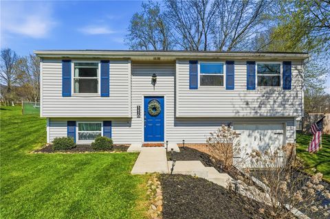 Photo of 116 Partridge Run Rd, Gibsonia, PA 15044 (MLS # 1751262)