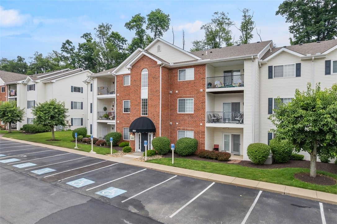 800 HIDDEN RIDGE COURT 203